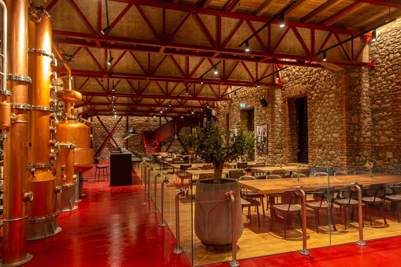 Melesin Distillery Leskovik Eksteriør bilde